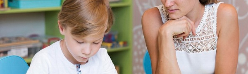 Tu sam, ali me ne vidiš: kako izgleda rad žene koja podržava, a sama podršku nema